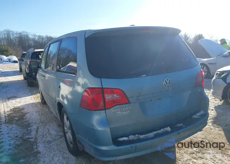 2010 Volkswagen Routan Sel from USA, damaged, VIN 2V4RW5DX5AR333544